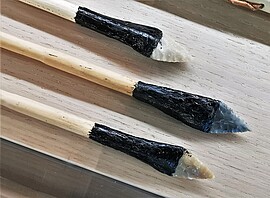 Banner Archäologie-Club "Von Bohrern und Pfeilen"